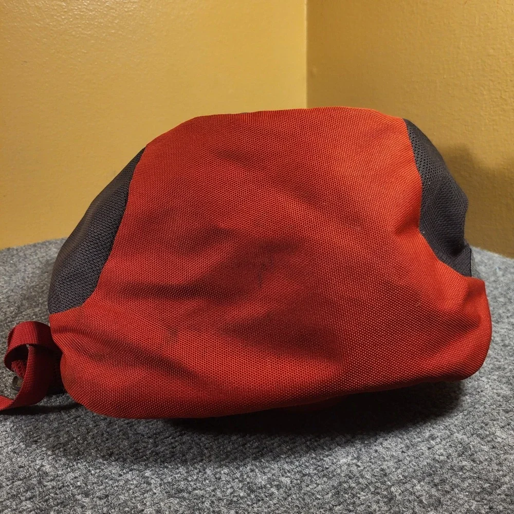 The North Face Vault Backpack Super Clean Gray/Burgundy (NF0A3KV9)